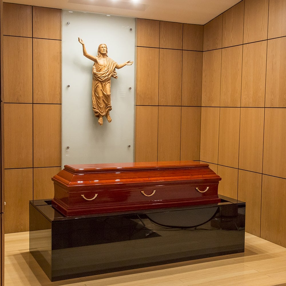 Avalerio Location Photography church funeral